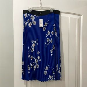 Brand New Ann Taylor Blue Flower Skirt